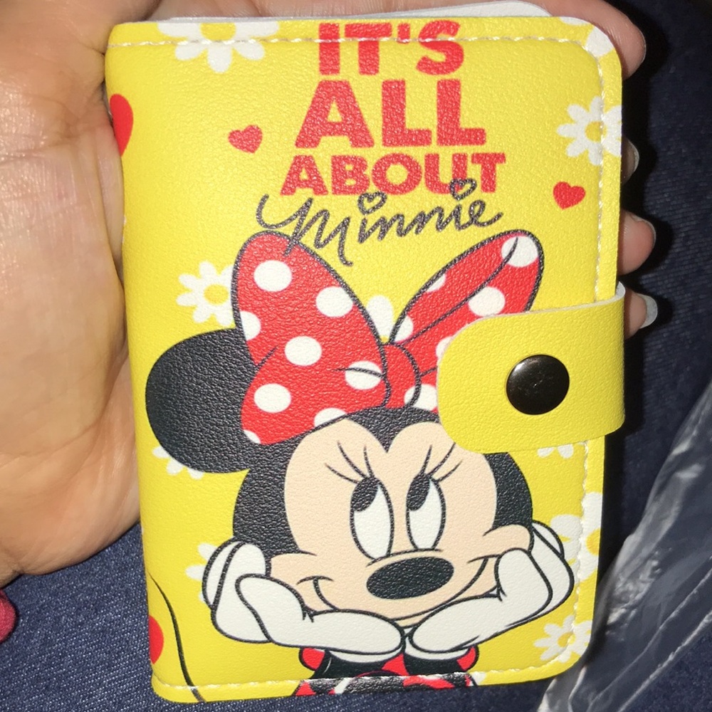 Pretty Minnie Mouse wallet 🥰🌼